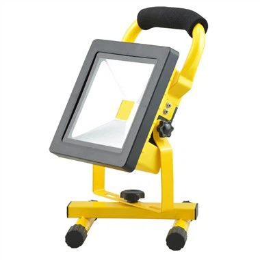 Projecteurs à LED alimentés par batterie