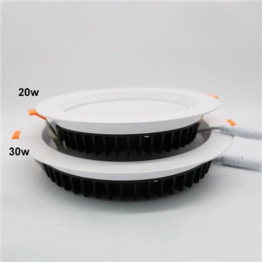 Lumières dirigées vers le bas pour le plafond