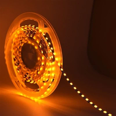 Bande de lumière de capot menée