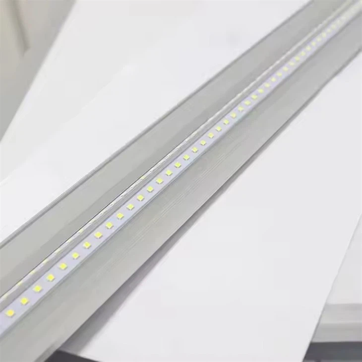 Led Batten Light 110-277V 15W 5500K